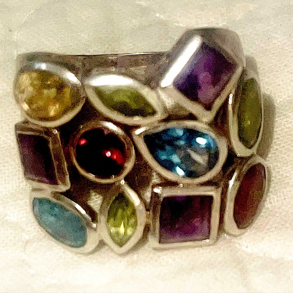 BEAUTIFUL MULTI STONE RING - Picture 3 of 14